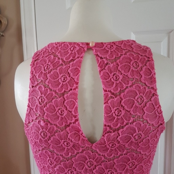 ❤Va Va Voom❤New Eyelet Pink Bodycon dress - Picture 3 of 3
